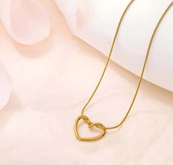 Anti-Tarnish Chain Pendant